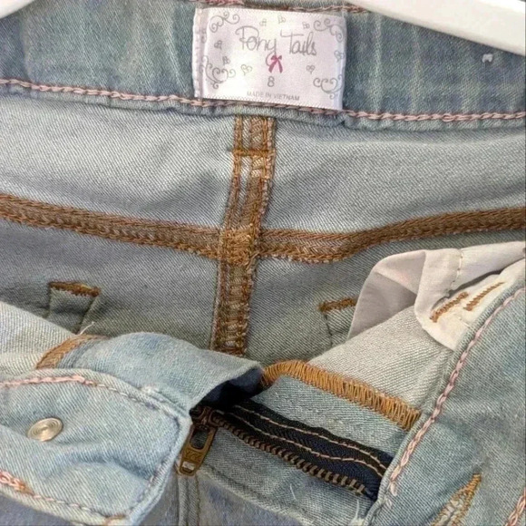 Kids Ponytail size 8 adjustable waist button and zipper closure shorts. 3/$15 - Picture 3 of 4